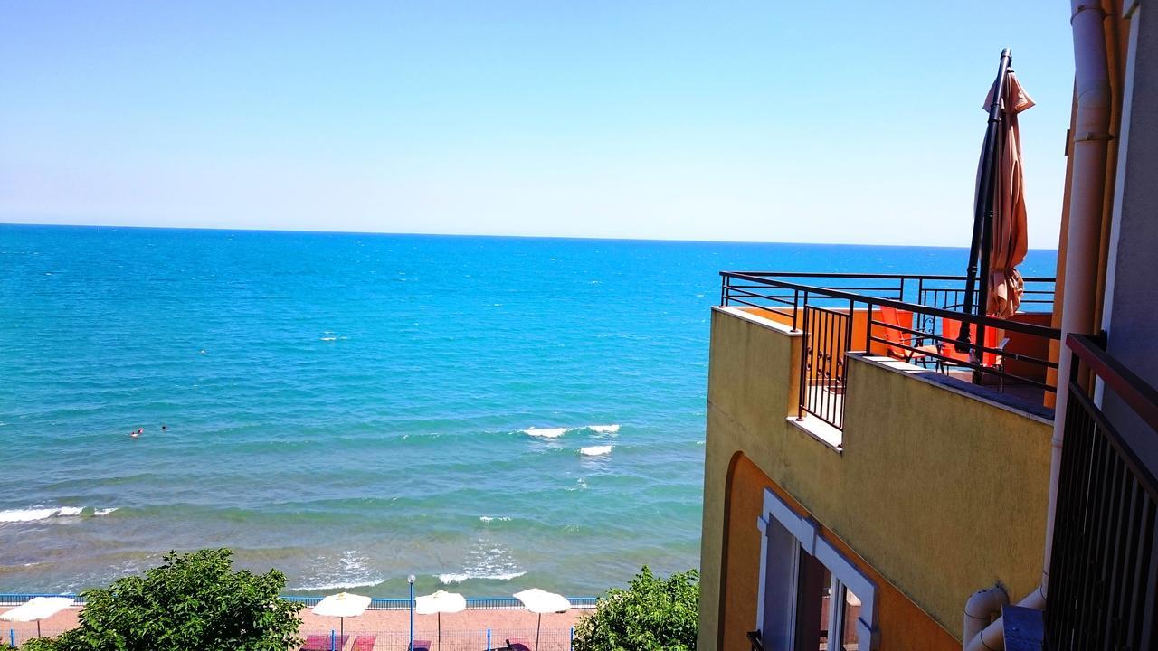 Akb Apartment Sea View Aheloy Exteriör bild